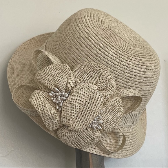 C.C EXCLUSIVE WOMEN HAT WITH FLOWER SUN BRIM HAT - Picture 2 of 4